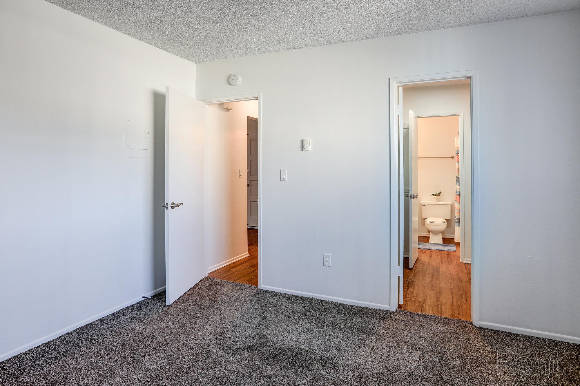 Chateau deville apartment floorplan-f bedroom showing closet and hallway
